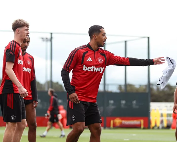 Manchester United’s midfield rebuild leaves Carrick with no excuses