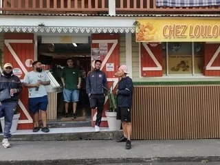 REPORTAGE. Grand Raid à La Réunion: comment ce village de 2 000 habitants se prépare au passage de milliers de visiteurs