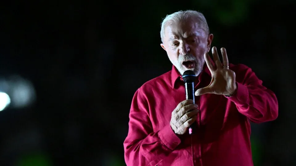AGU cobra direito de resposta após reportagem sobre Vorcaro e filme de Lula