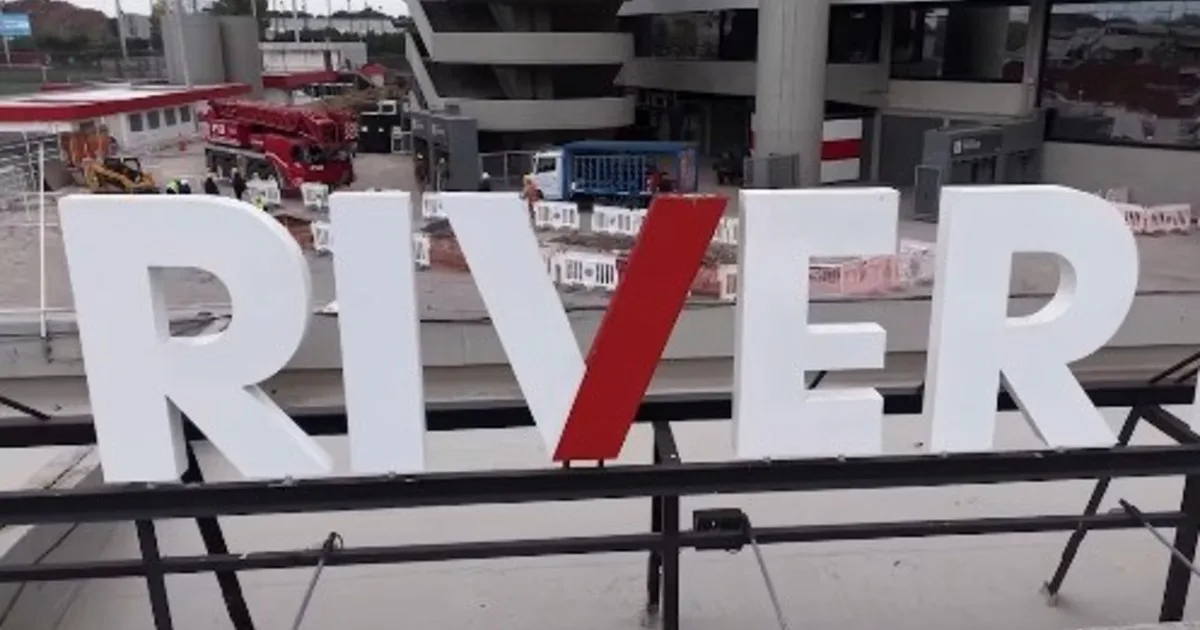 Desmontaje de la pantalla gigante y avance de las obras en la ampliación y techado del Monumental