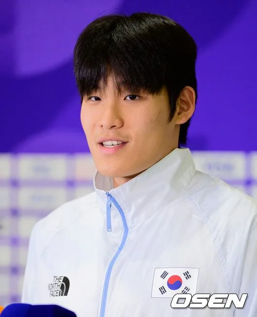 '샛별' 김영범, 벌써 대회 4번째 메달!...'0.08초 줄이고도 동메달' 한국 남자 혼계영, 한국신기록 작성