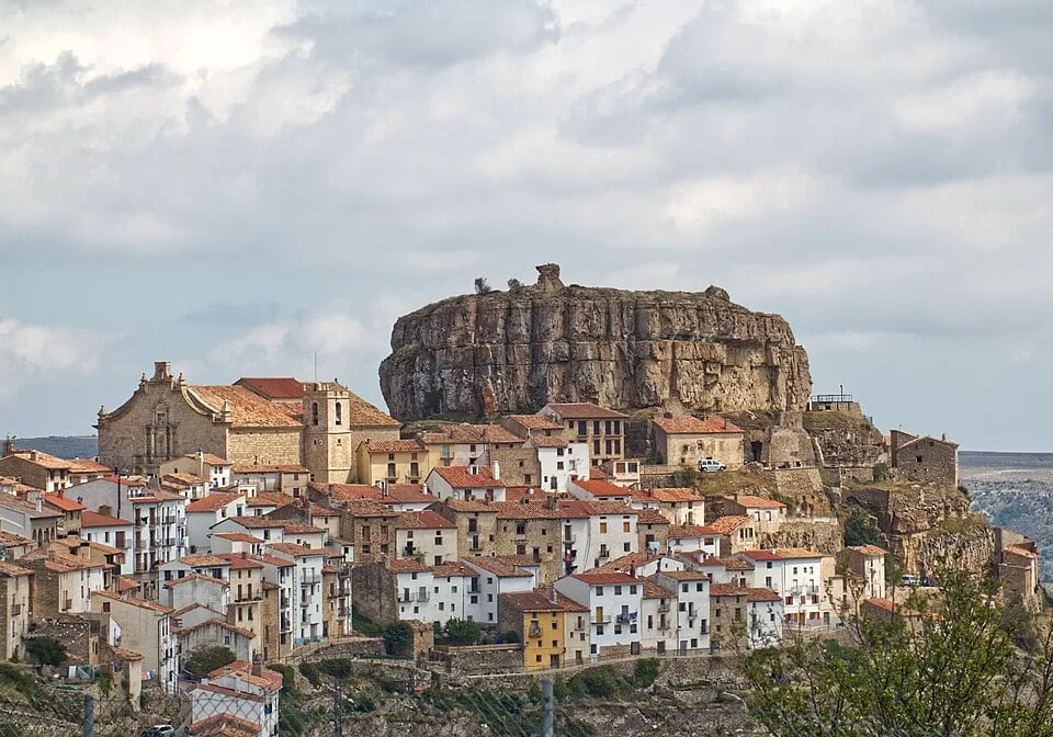 El pueblo templario que domina el interior de Castellón: una roca, un castillo y vistas de 360 grados