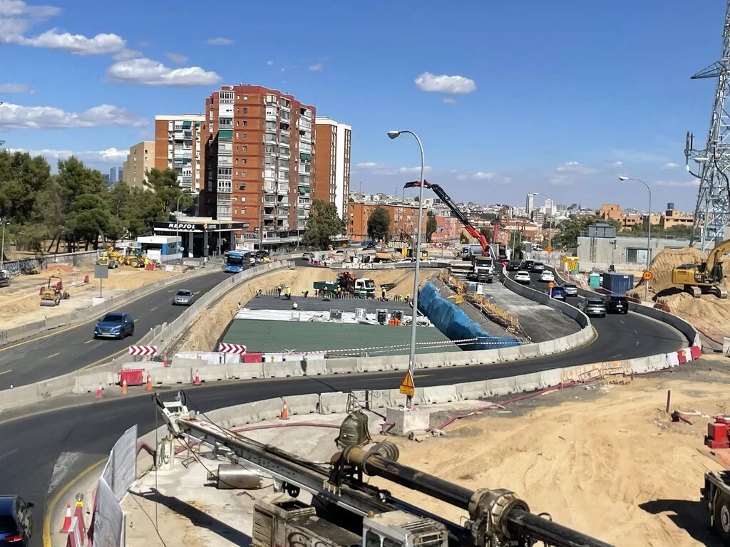 La A-5 recupera su recta original: Madrid retira el segundo de los tres baipás de las obras de soterramiento