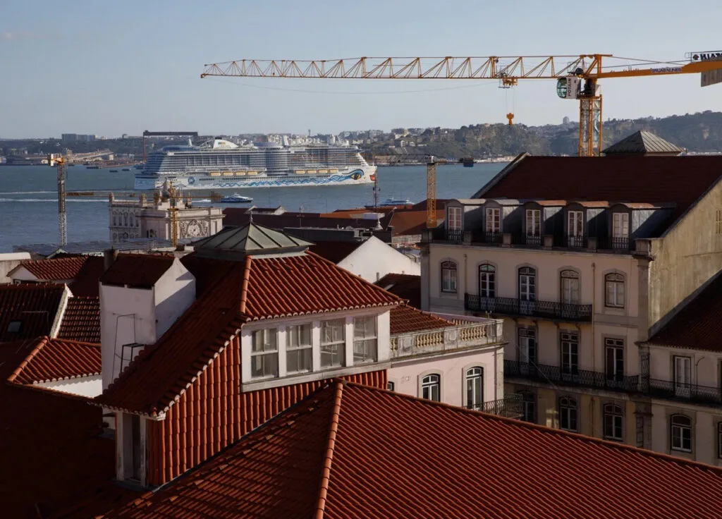Movimento pela habitação convoca nova concentração para a Praça D. João I no Porto