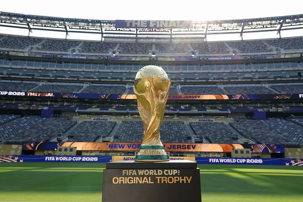Copa do Mundo: Público assistiu a propagandas de álcool, fast food e bets a cada sete segundos, diz estudo