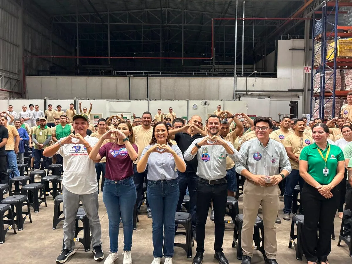 Mailza, Jéssica e Bittar visitam centro de distribuição do Arasuper na Vila Acre