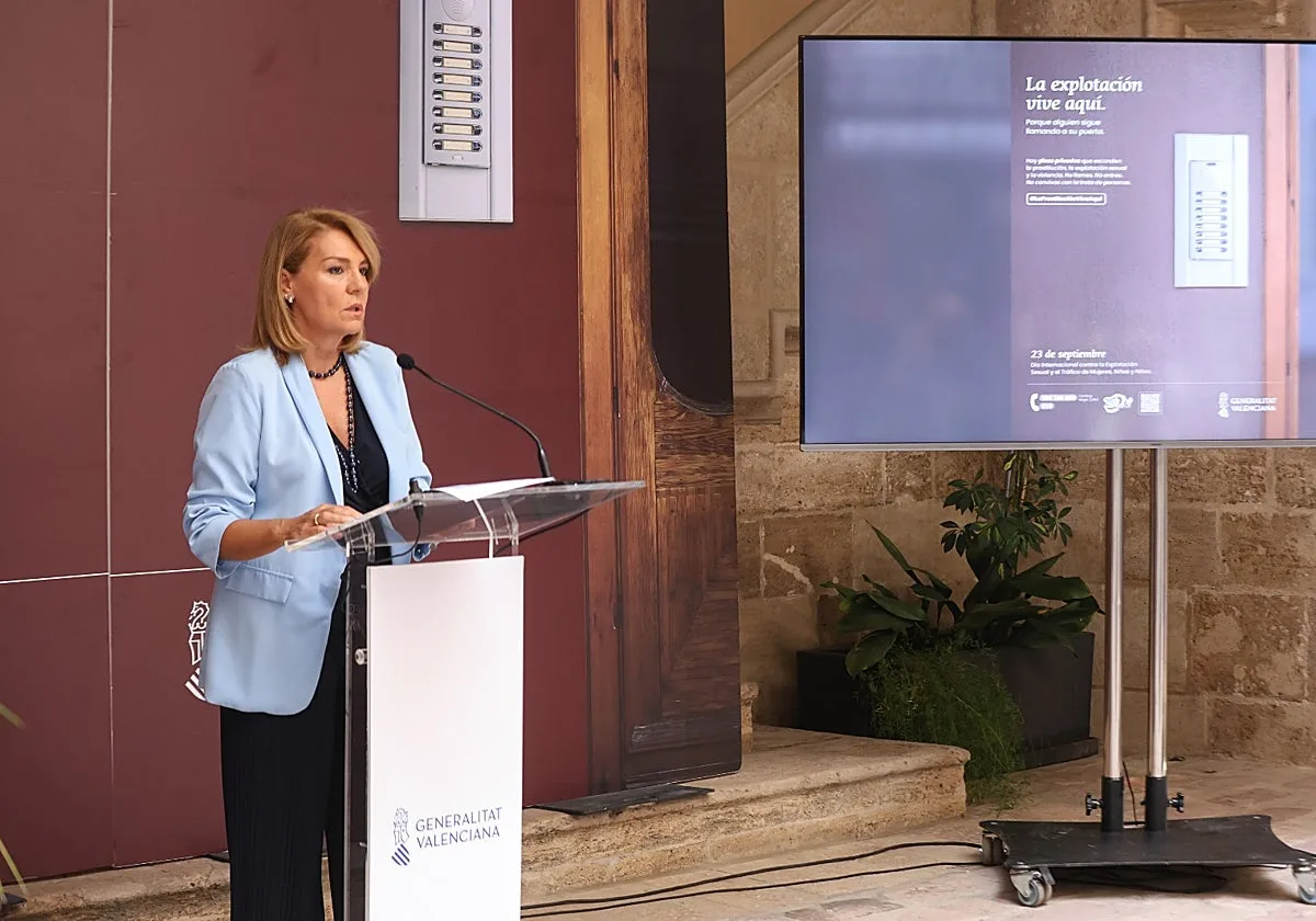 'La prostitución vive aquí': la Generalitat pone el foco en los pisos «normales» para sensibilizar contra la trata