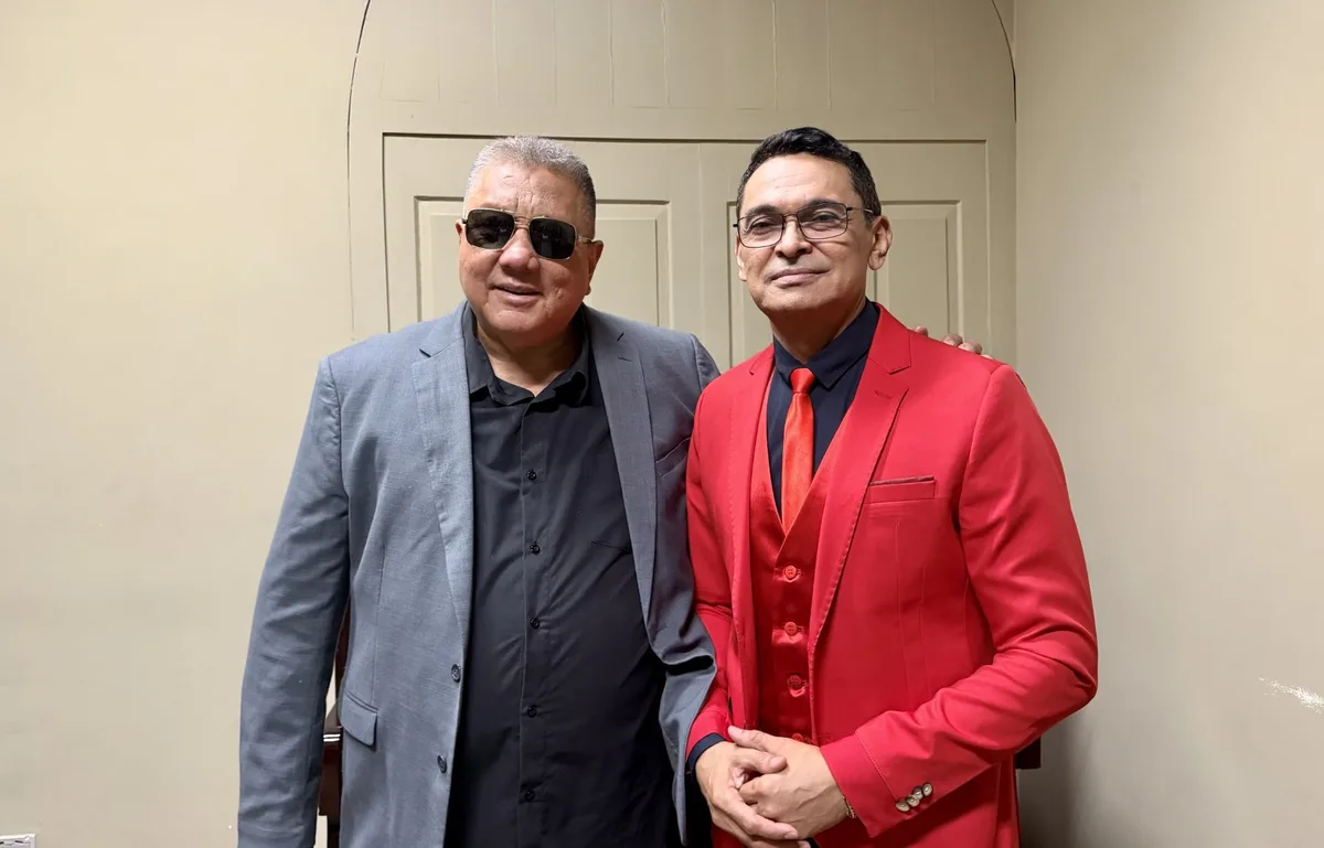 Show de David Assayag e Padre Mauro Maia, lota o Teatro Amazonas no fim de semana
