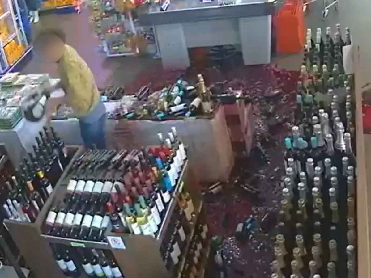 VÍDEO: homem quebra vinhos em supermercado e dá prejuízo de R$ 60 mil no interior de SP