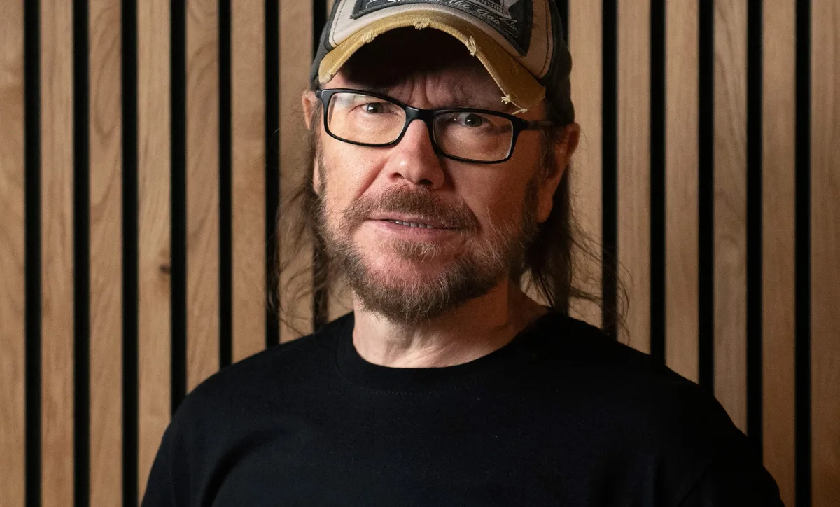 Santiago Segura: "Cuando viene un amigo y me dice que soy muy buen padre, le digo que, antes incluso de que nacieran mis hijas, yo ya tenía las estanterías llenas de clásicos de animación"
