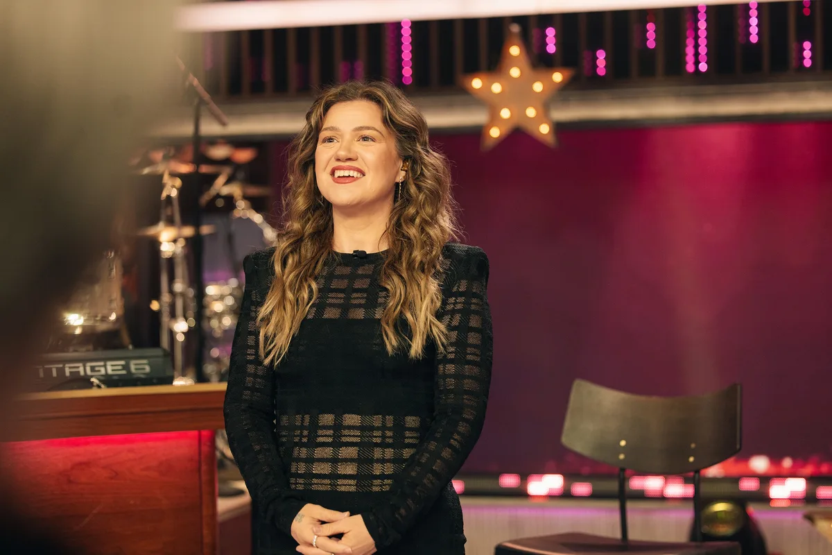 Kelly Clarkson’s Brooklyn shopping complaint has the internet taking sides