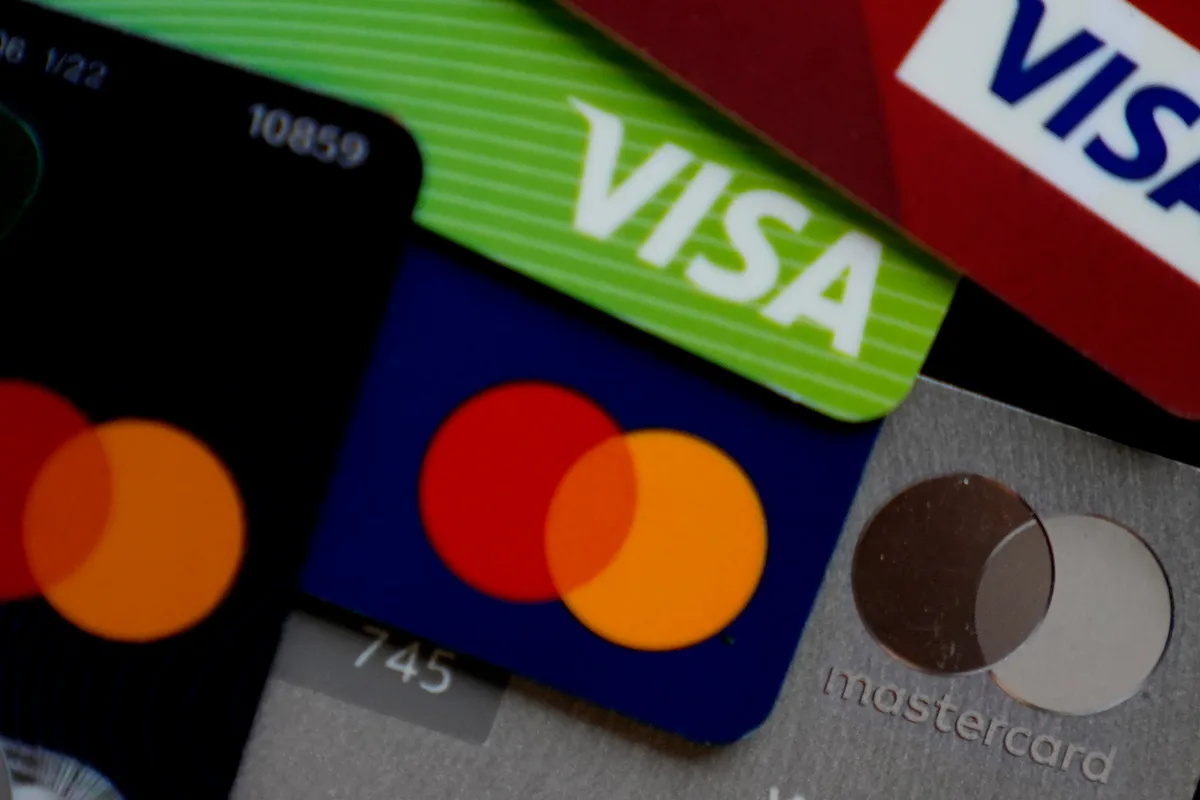El Banco de la Reserva Federal de Nueva York detecta morosidad elevada en tarjetas y autos