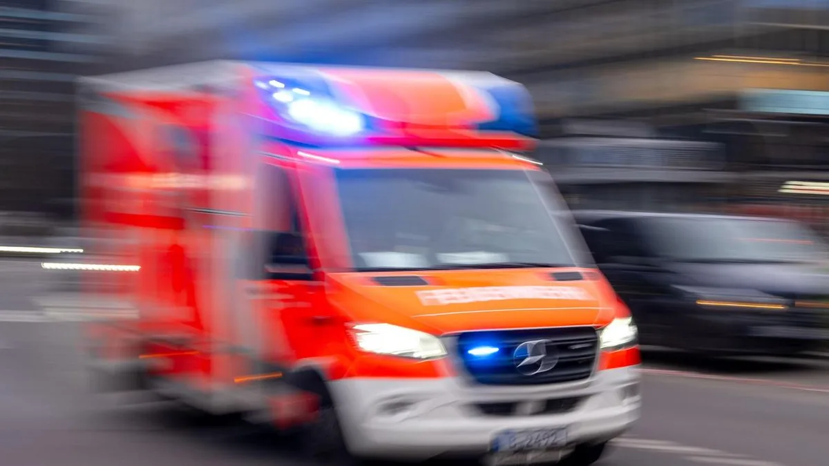 Unfälle: Feuerscheid: Beifahrer stirbt bei Zusammenstoß mit Baum