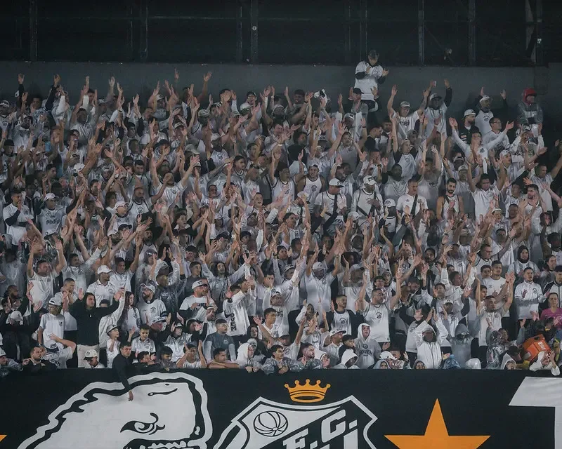 Torcida do Santos esgota ingressos para jogo contra o Mirassol pelo Brasileirão