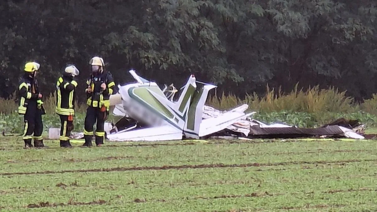 Notfälle: Drei Tote bei Absturz von Kleinflugzeug im Rheinland