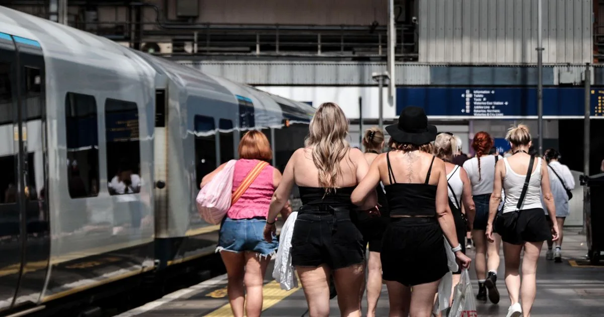 « 40 °C dans la cabine » : privés de clim en pleine canicule, 1 500 chauffeurs de bus londoniens se mettent en grève
