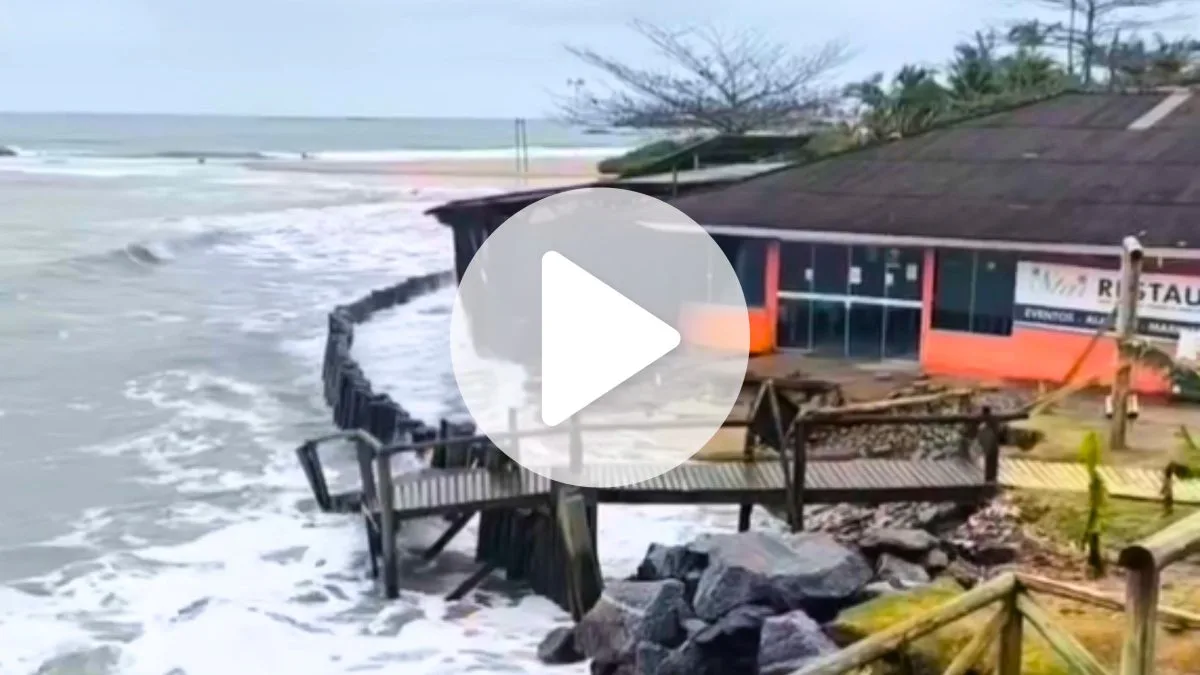 VÍDEO: Praia ‘desaparece’ com avanço do mar em cidade com maior ampliação da faixa de areia do Brasil