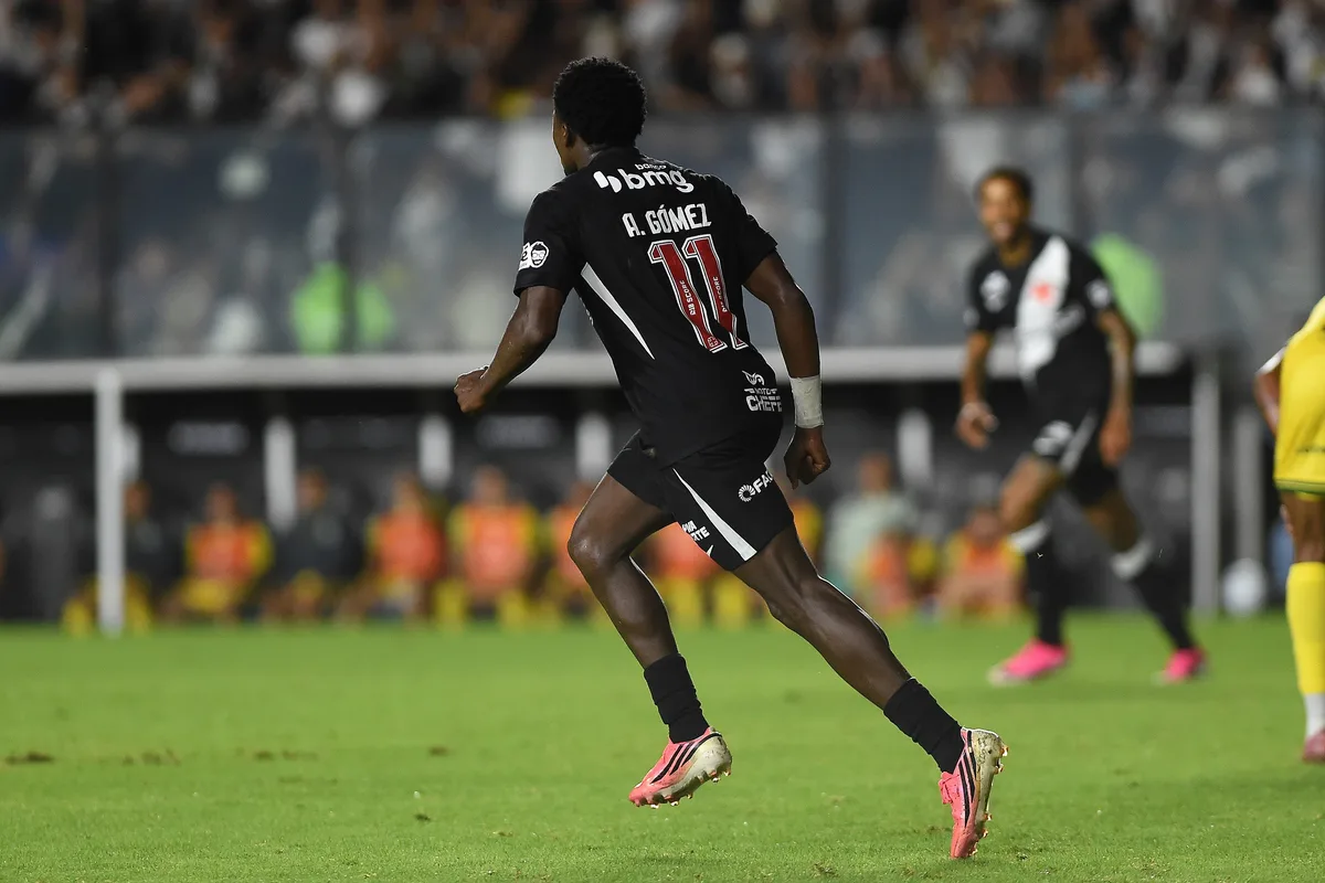Entenda por que o Vasco segue no Z-4 mesmo com vitória do Flamengo sobre o Mirassol