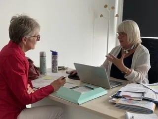 « Voir “ Défenseur des droits” en signature oblige les instances à répondre » : des bénévoles à votre service