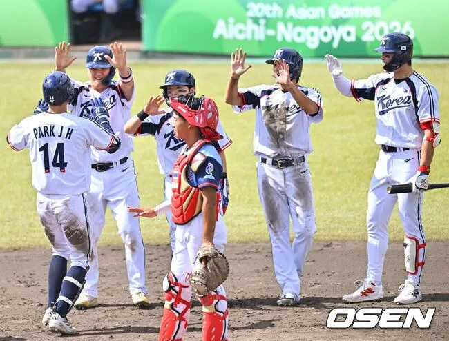 ‘스무살’ KIA 국대 진짜 대형사고 쳤다! 무사 만루 초구 쾅→그랜드슬램 폭발…한국 7-0 리드 ‘콜드게임 보인다’ [오!쎈 오카자키]