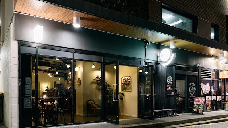 Fish Lane unveils a glamorous, old-world cocktail boozer