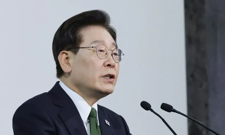 이 대통령 지지율 38% 또 최저치…장관 인선·부동산 영향 [갤럽]