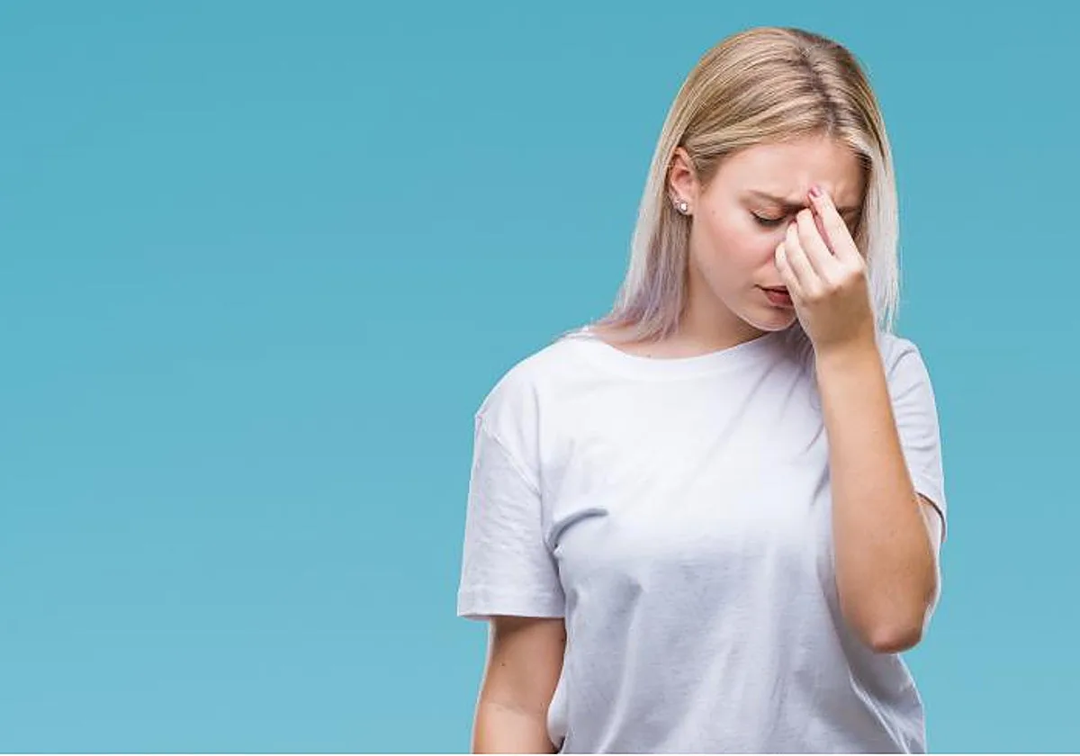 La cara B de unos pechos muy grandes: mayor riesgo de migrañas, dolor de cuello y apnea del sueño