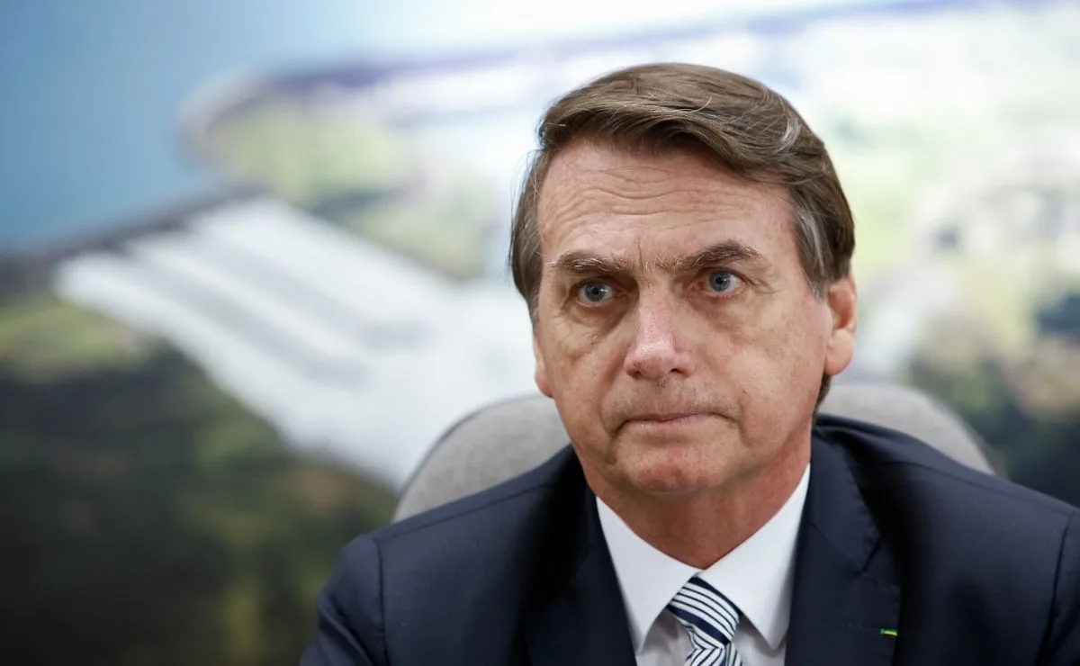 TSE restringe uso de imagem de Bolsonaro em santinhos que indiquem apoio a candidatos