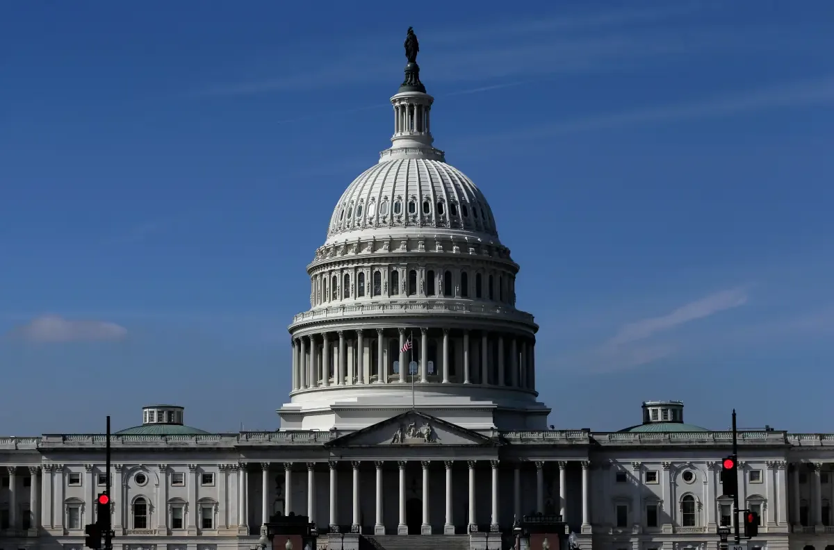 Elecciones de medio término en EEUU: ¿cómo va la carrera por el Congreso?