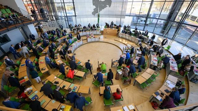 Petitionen: Erstmals öffentliche Anhörungen zu Petitionen im Landtag