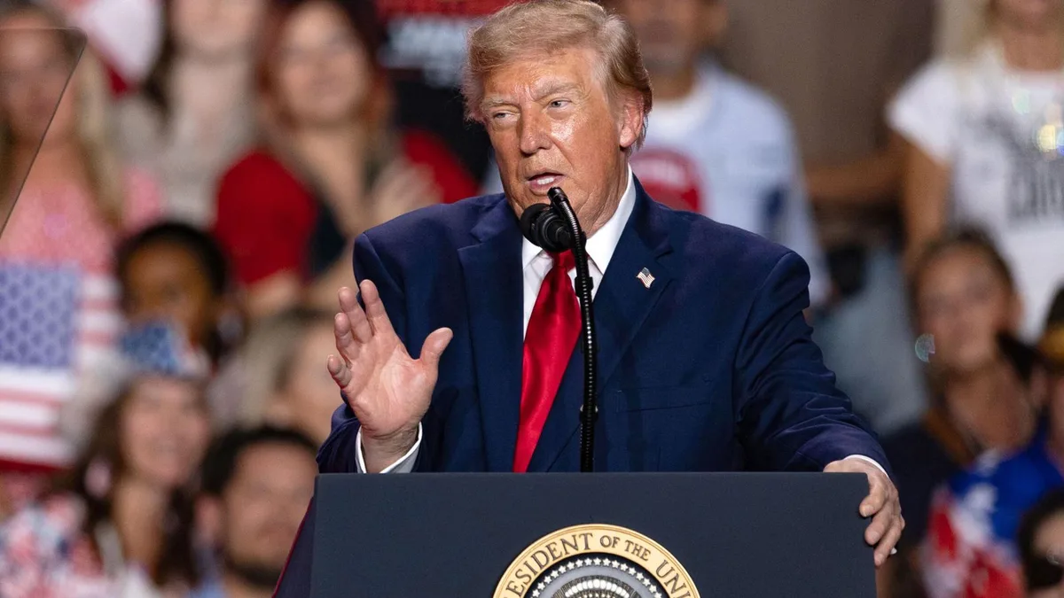 Trump tilda de "enemigo" a quien diga 'inteligencia artificial' y no 'superinteligencia'