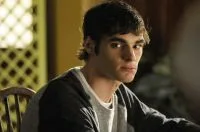 RJ Mitte, ator de “Breaking Bad”, morreu logo após aniversário da noiva