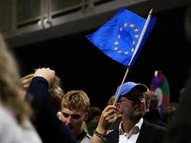 Icelandic voters reject a proposal to restart negotiations to join the European Union