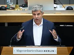 Nach "Zäsur" bei der Wahl: Einflussreicher Berliner SPD-Fraktionsvorsitzender Saleh tritt zurück