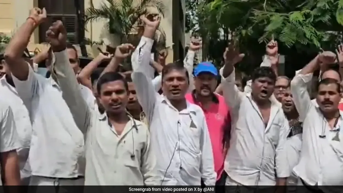 "Injustice": Auto-Rickshaw Drivers Protest In Mumbai Over Marathi Mandate