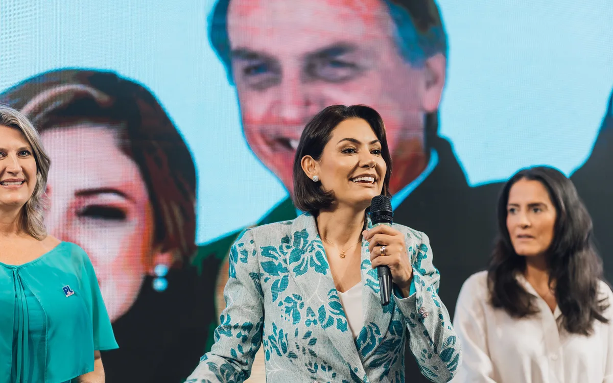 Michelle recebe alta hospitalar: “Obrigada pelas orações”