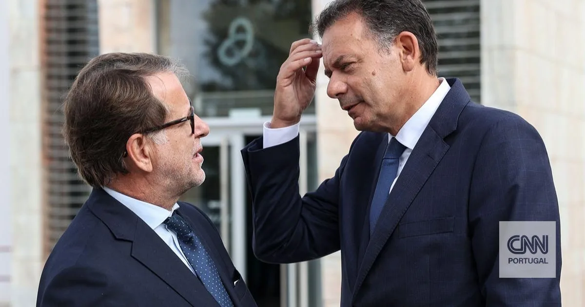 Governo "condena firmemente" ataque "inadmissível" contra polícias em Rabo de Peixe