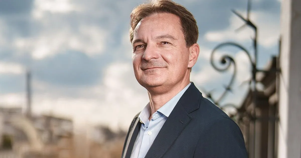 « Caméléon » ou « fonceur impatient » : qui est Stéphane Maquaire, le nouveau visage du Club Med qui doit imposer sa marque face aux ambitions chinoises