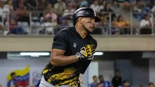LVBP: Víctor Bericoto se reporta con Leones del Caracas y suma experiencia de Grandes Ligas