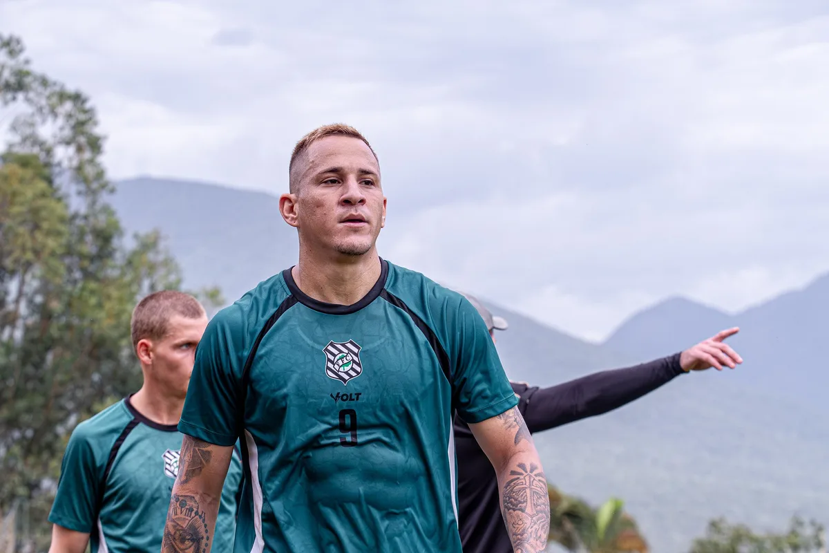 Atacante do Figueirense marca três gols nas últimas três partidas