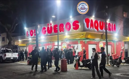 Balean a hombre que viajaba en motoneta en Iztapalapa; agresores huyeron en motocicleta