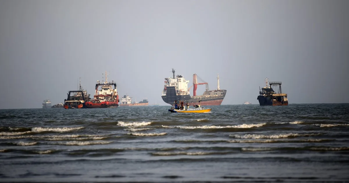 Oil prices near 4-month high as Iran and Oman delay Strait of Hormuz talks