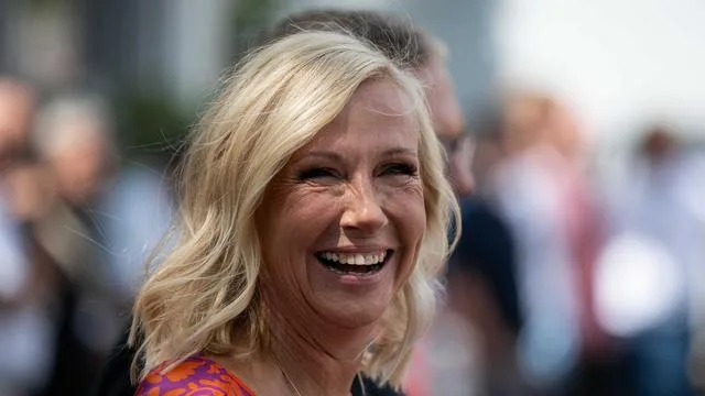 In Live-Show: «ZDF-Fernsehgarten»-Moderatorin Kiewel von Biene gestochen