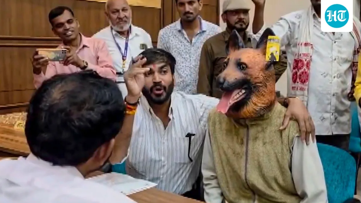 ‘We are being defamed’: Man who became dog to protest over stray menace in MP's Khandwa