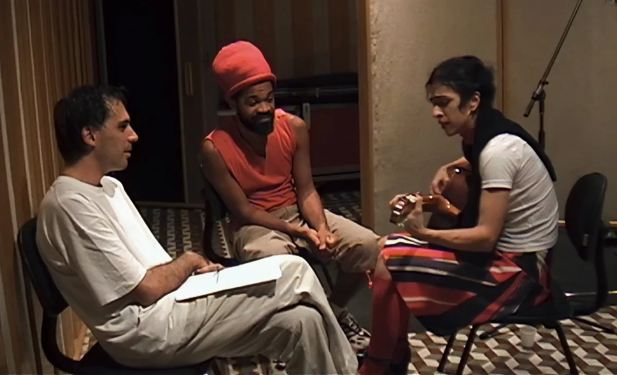 Filme sobre Tribalistas revela a gênese da criação sem refletir sobre o impacto da música do trio no Brasil e no mundo