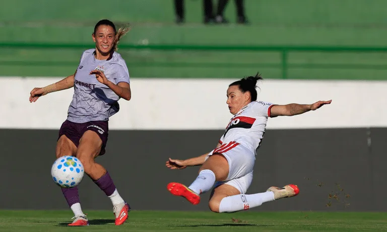 Vasco conquista o título do Brasilerão Feminino A2 diante de 8 mil torcedores