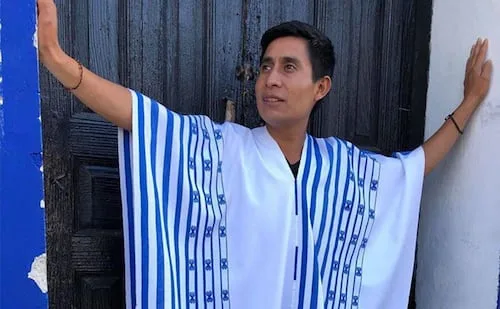 Aseguran casa del diseñador tzotzil Alberto López Gómez en Chiapas; es acusado de adeudar más de 572 mil pesos a artesanas