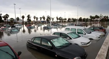 Tempestade causa um morto na Catalunha e destruição em Valência, Ibiza e Maiorca