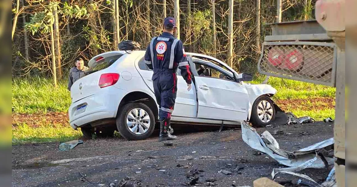 Grave acidente deixa dois jovens mortos na PR-272 entre Faxinal e Mauá da Serra