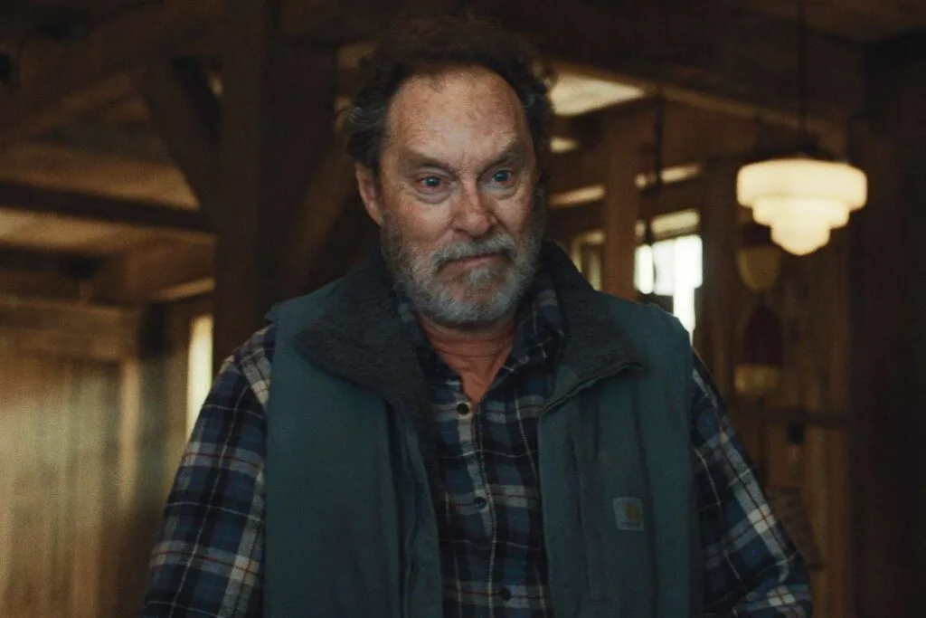 Emmy Awards 2026 | Stephen Root leva o prêmio de Melhor Ator Coadjuvante em Comédia por ‘O Segredo de Widow’s Bay’